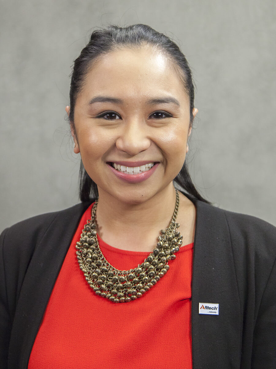 Janella Hurst Headshot